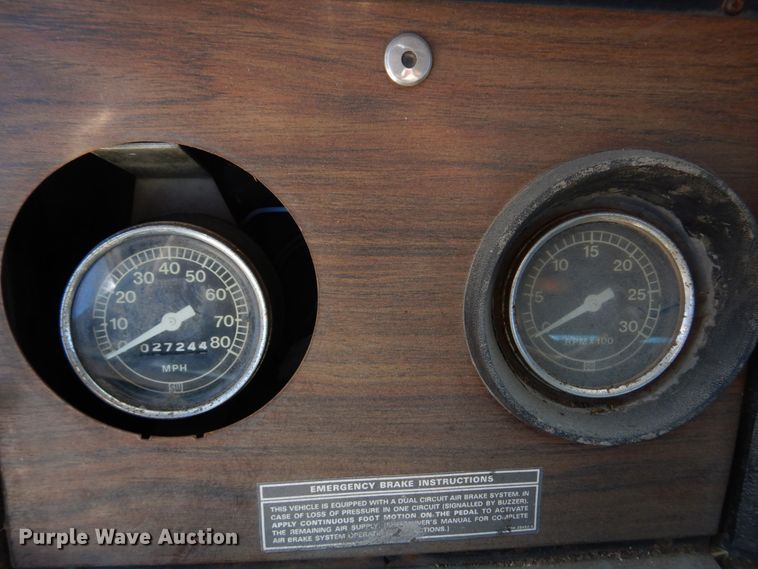 image for item DM7283 1979 Ford 9000  tow truck