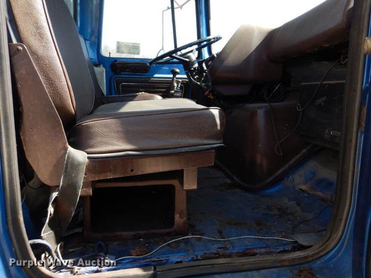 image for item DM7283 1979 Ford 9000  tow truck