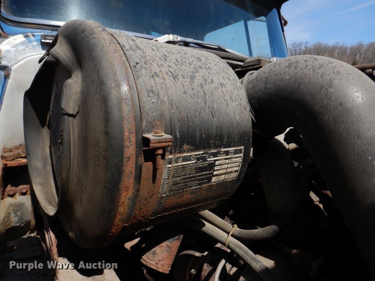 image for item DM7283 1979 Ford 9000  tow truck