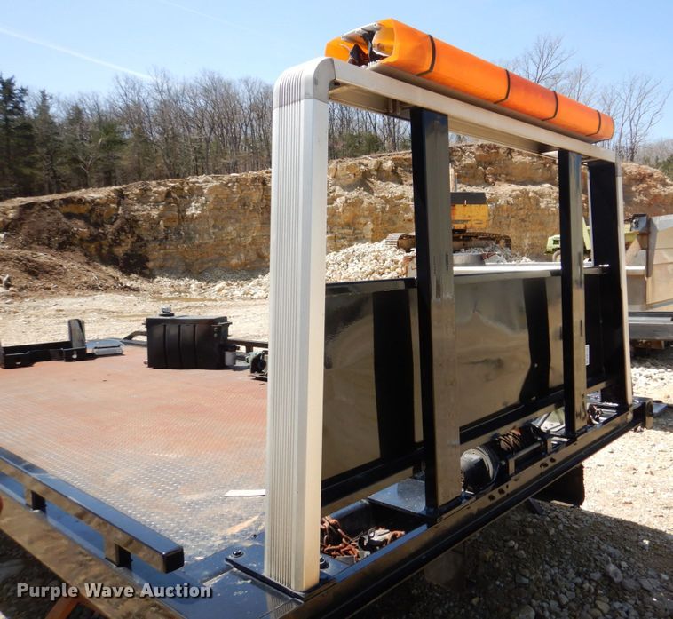 image for item DM7287 Chevron rollback bed