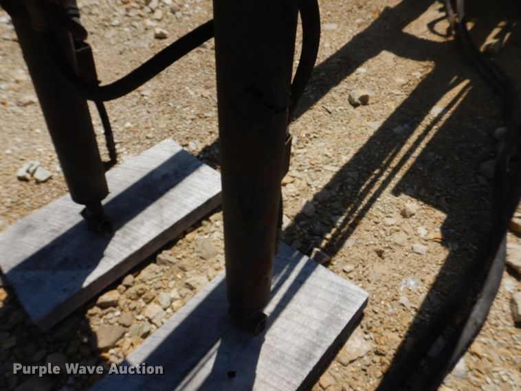 image for item DM7287 Chevron rollback bed