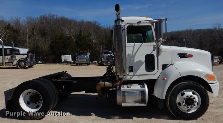 image for item DM7290 2008 Peterbilt 335  semi truck