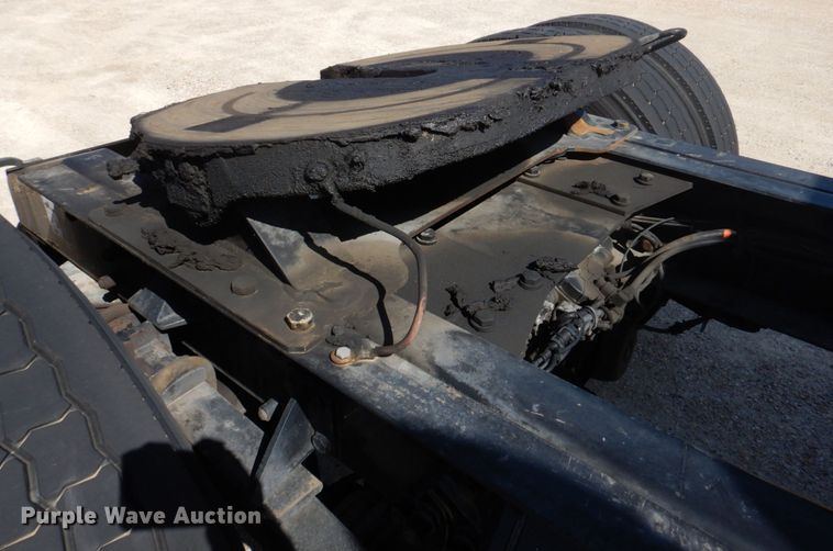 image for item DM7290 2008 Peterbilt 335  semi truck