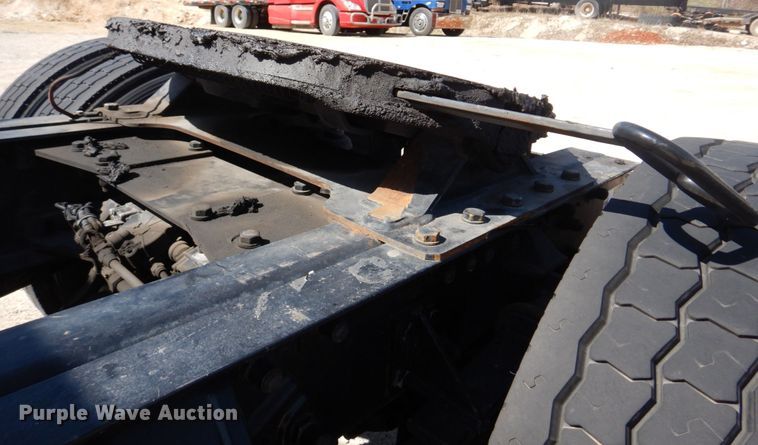 image for item DM7290 2008 Peterbilt 335  semi truck