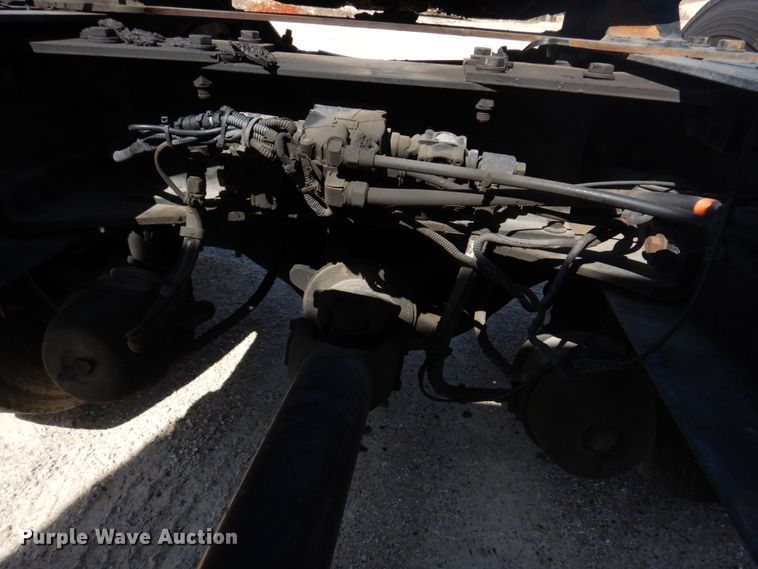 image for item DM7290 2008 Peterbilt 335  semi truck