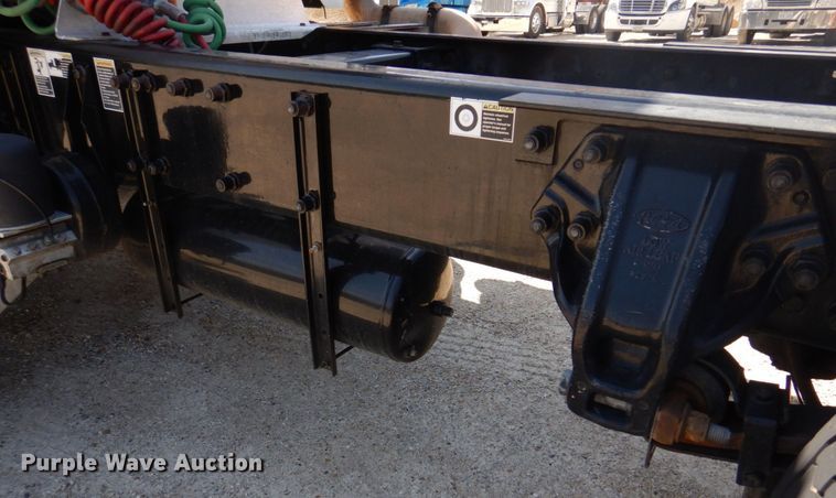 image for item DM7290 2008 Peterbilt 335  semi truck