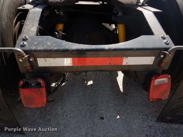 image for item DM7290 2008 Peterbilt 335  semi truck