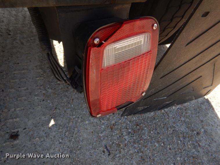 image for item DM7290 2008 Peterbilt 335  semi truck