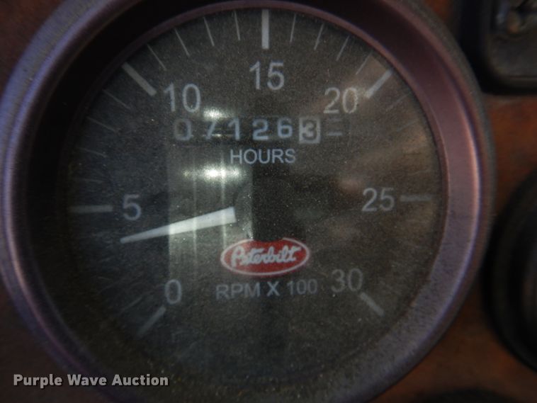 image for item DM7290 2008 Peterbilt 335  semi truck