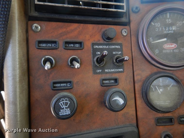 image for item DM7290 2008 Peterbilt 335  semi truck