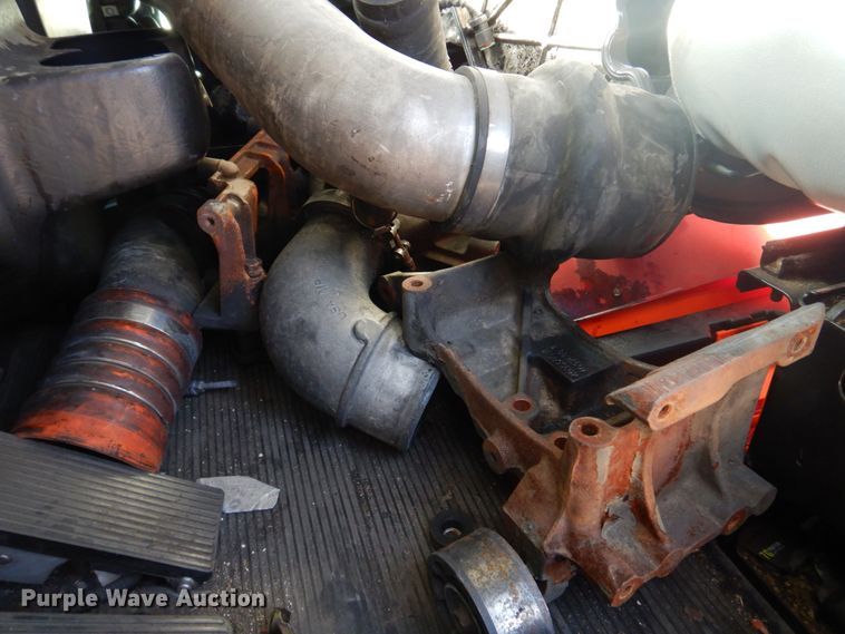 image for item DM7290 2008 Peterbilt 335  semi truck