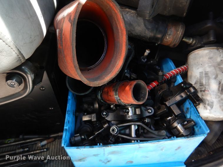 image for item DM7290 2008 Peterbilt 335  semi truck