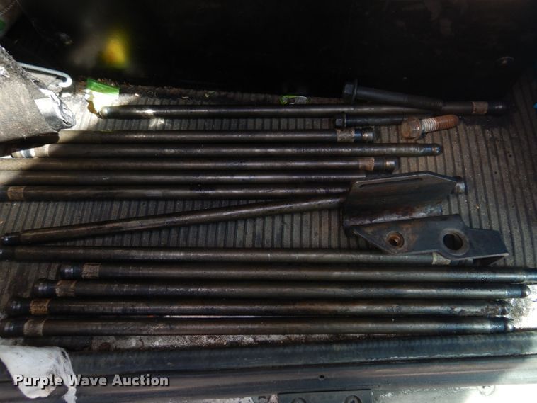 image for item DM7290 2008 Peterbilt 335  semi truck