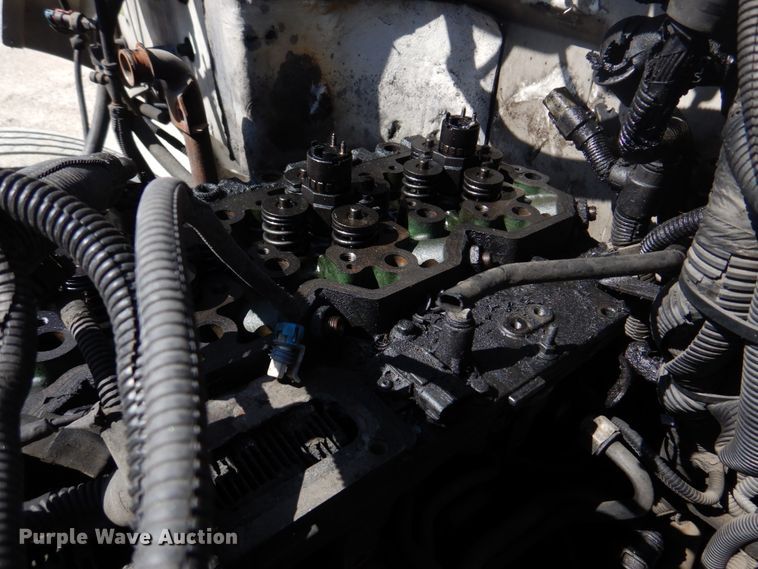 image for item DM7290 2008 Peterbilt 335  semi truck