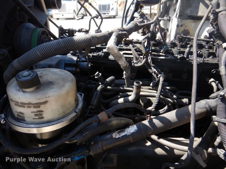 image for item DM7290 2008 Peterbilt 335  semi truck