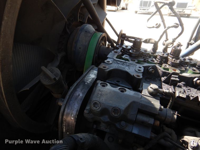 image for item DM7290 2008 Peterbilt 335  semi truck