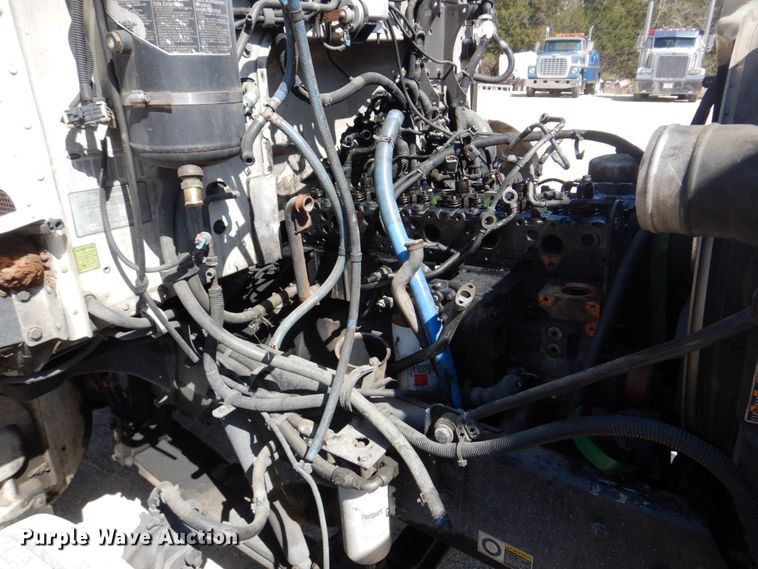 image for item DM7290 2008 Peterbilt 335  semi truck