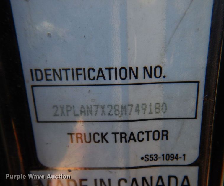 image for item DM7290 2008 Peterbilt 335  semi truck