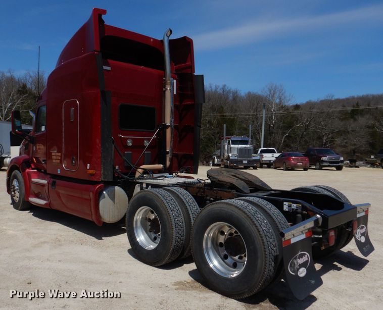 image for item DM7296 2014 Peterbilt 579  semi truck