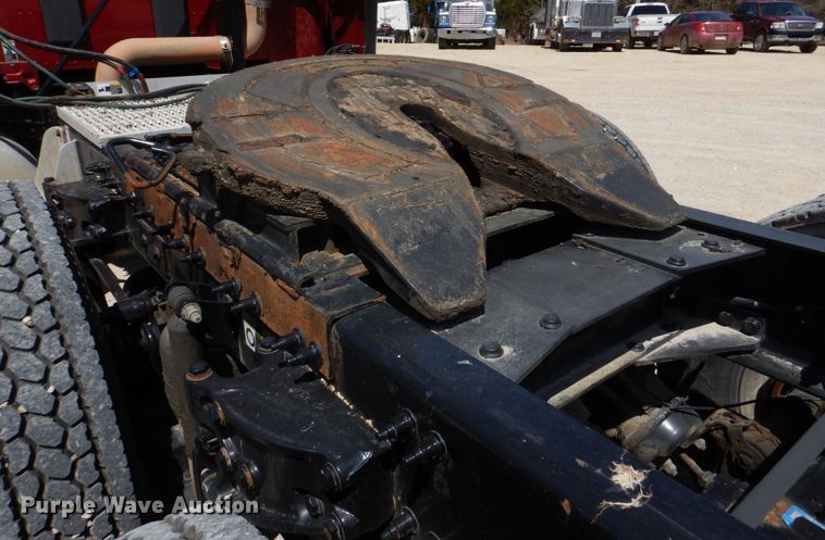 image for item DM7296 2014 Peterbilt 579  semi truck