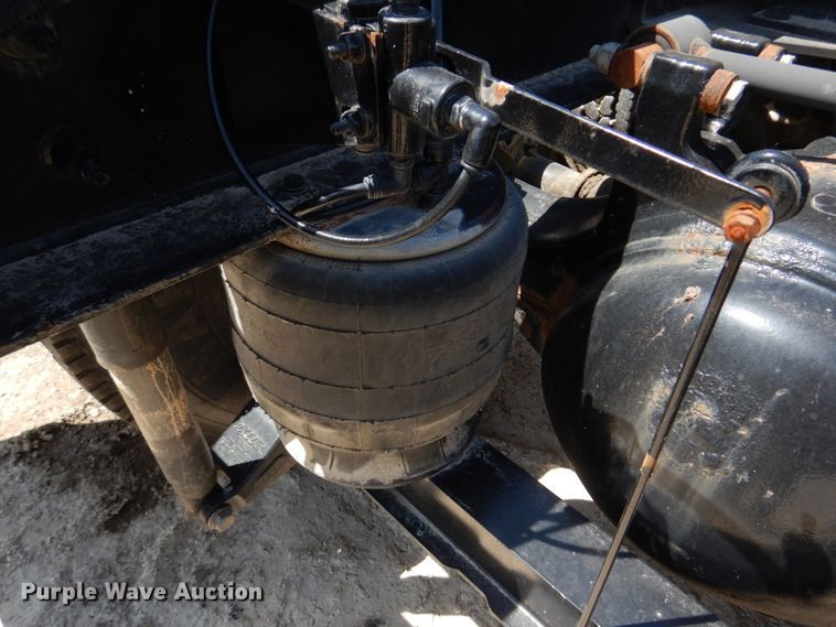 image for item DM7296 2014 Peterbilt 579  semi truck