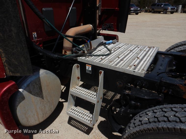 image for item DM7296 2014 Peterbilt 579  semi truck