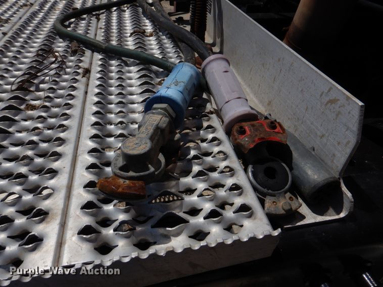 image for item DM7296 2014 Peterbilt 579  semi truck