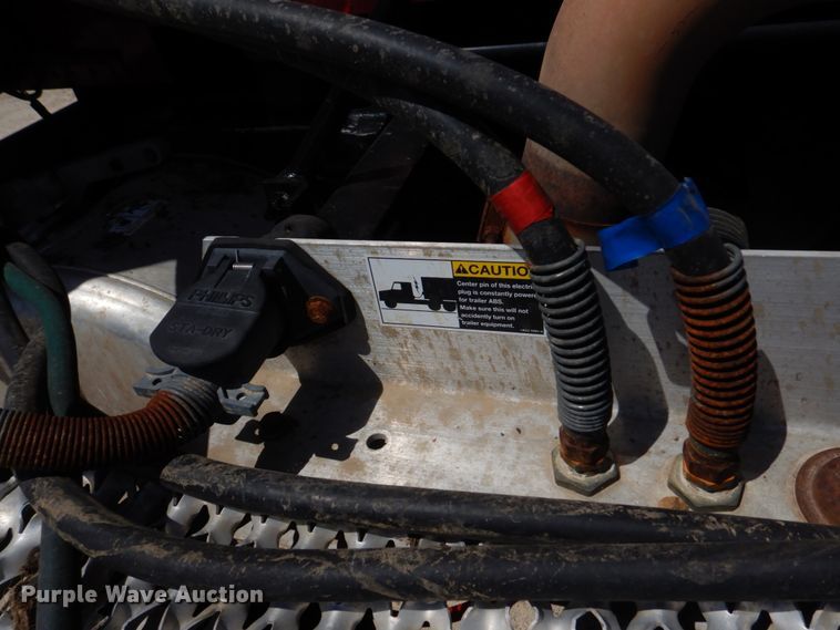 image for item DM7296 2014 Peterbilt 579  semi truck