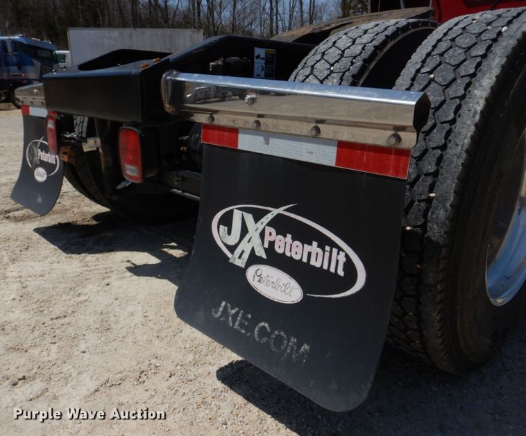 image for item DM7296 2014 Peterbilt 579  semi truck