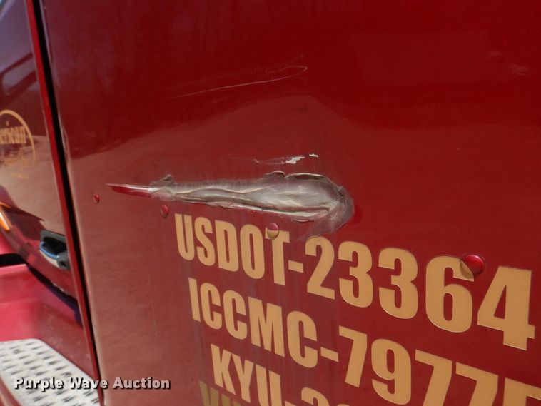 image for item DM7296 2014 Peterbilt 579  semi truck