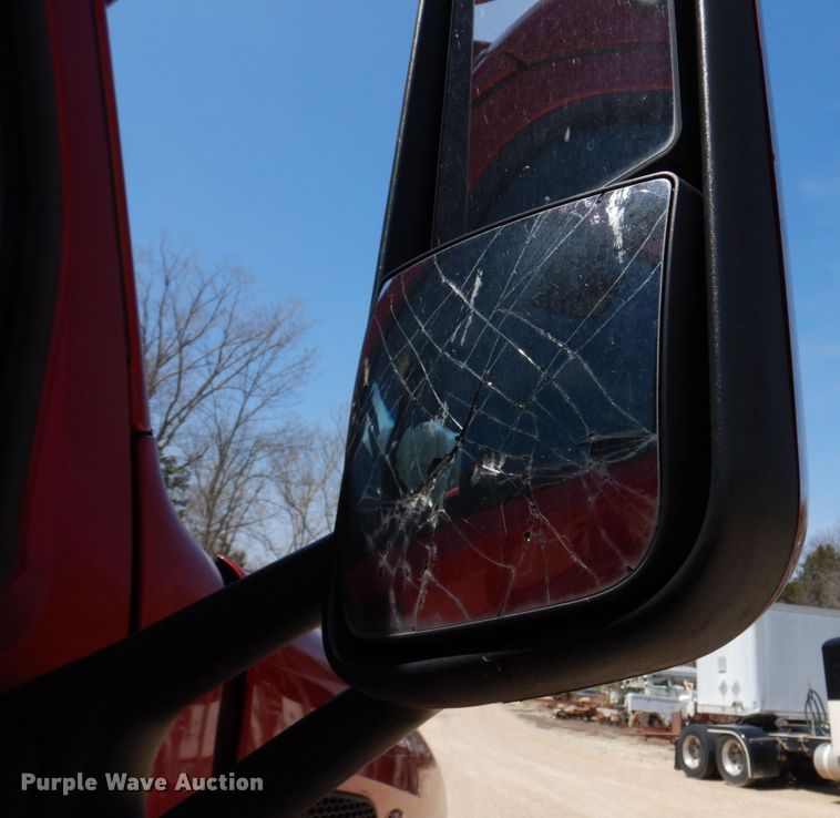 image for item DM7296 2014 Peterbilt 579  semi truck