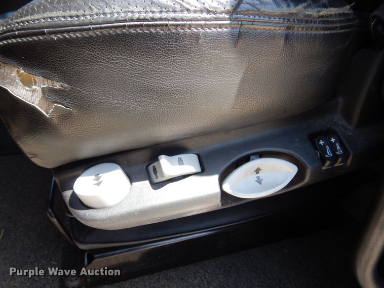 image for item DM7296 2014 Peterbilt 579  semi truck