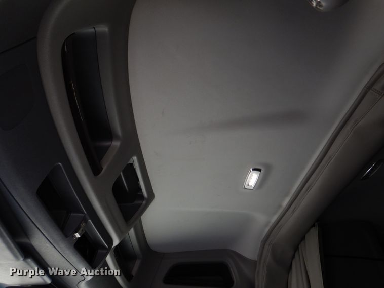 image for item DM7296 2014 Peterbilt 579  semi truck