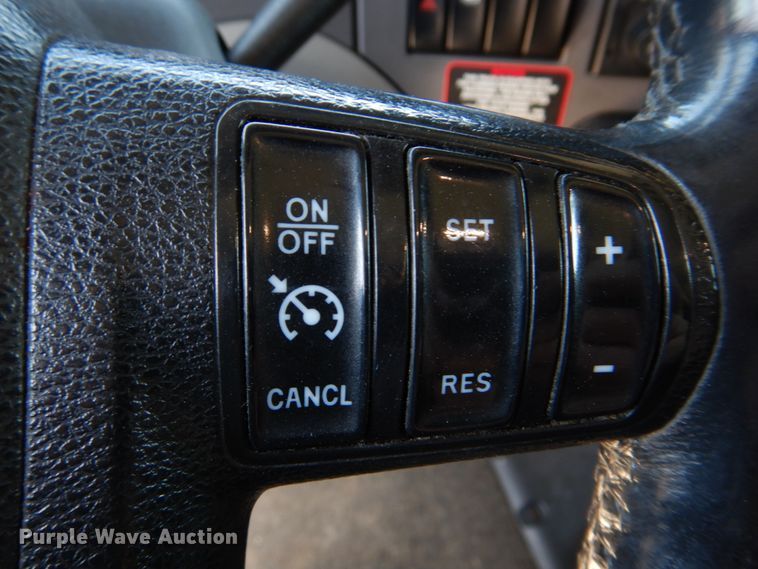 image for item DM7296 2014 Peterbilt 579  semi truck