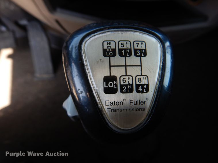 image for item DM7296 2014 Peterbilt 579  semi truck