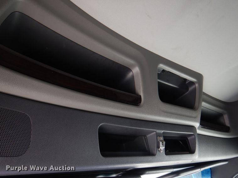 image for item DM7296 2014 Peterbilt 579  semi truck