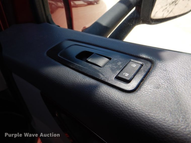 image for item DM7296 2014 Peterbilt 579  semi truck