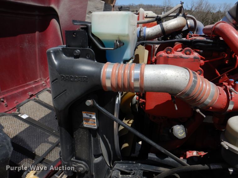 image for item DM7296 2014 Peterbilt 579  semi truck