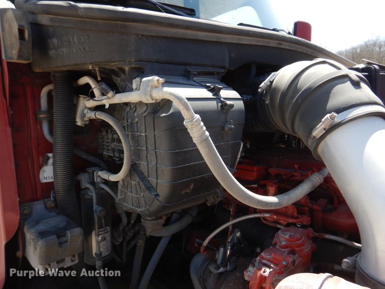 image for item DM7296 2014 Peterbilt 579  semi truck