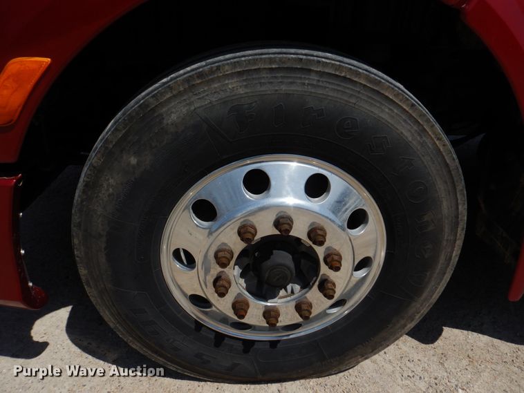 image for item DM7296 2014 Peterbilt 579  semi truck