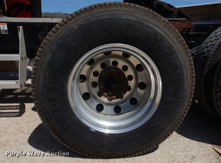 image for item DM7296 2014 Peterbilt 579  semi truck