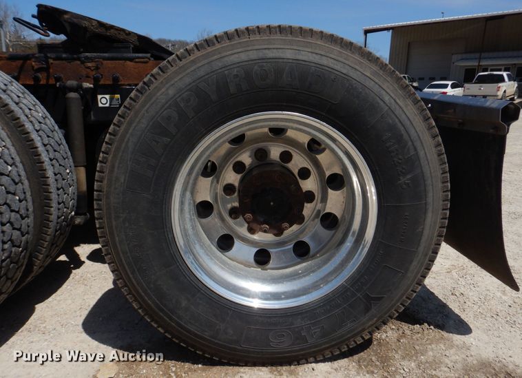 image for item DM7296 2014 Peterbilt 579  semi truck