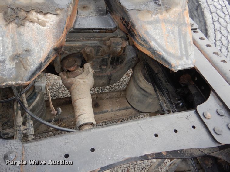 image for item DN7275 2008 Mack CHU613  semi truck