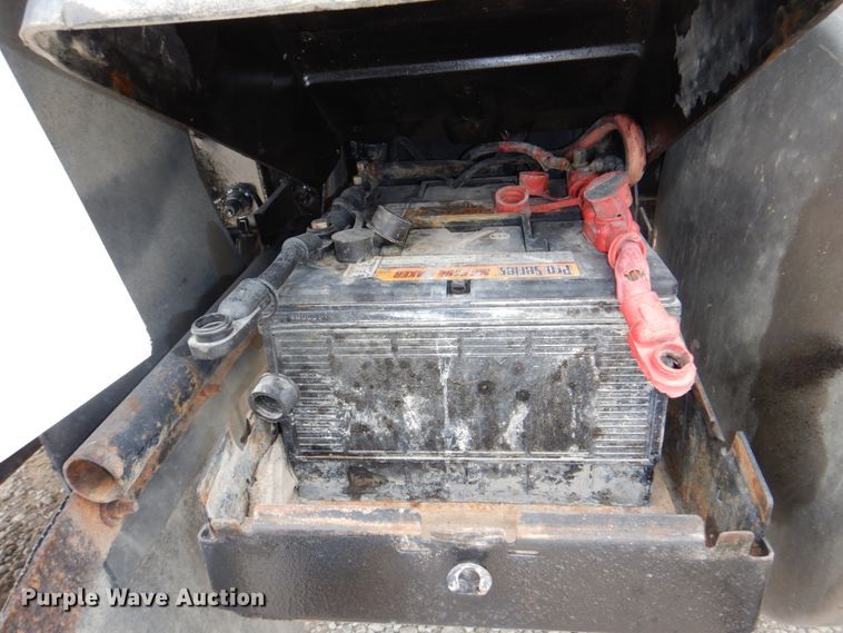 image for item DN7275 2008 Mack CHU613  semi truck