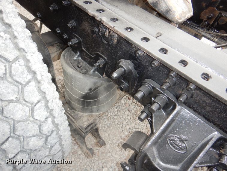 image for item DN7275 2008 Mack CHU613  semi truck