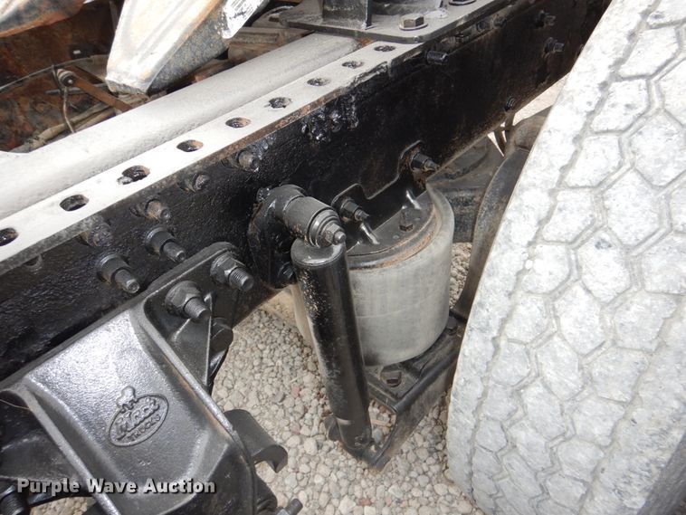 image for item DN7275 2008 Mack CHU613  semi truck