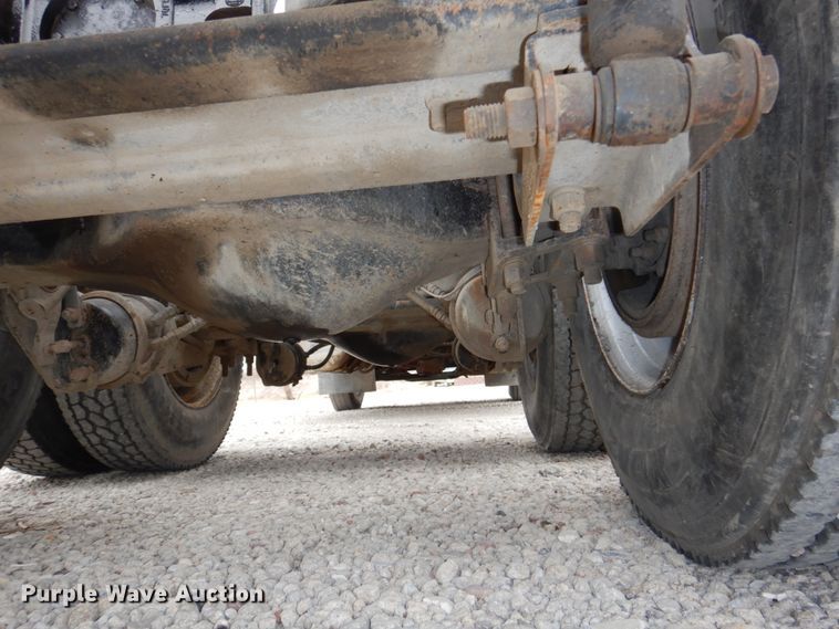 image for item DN7275 2008 Mack CHU613  semi truck