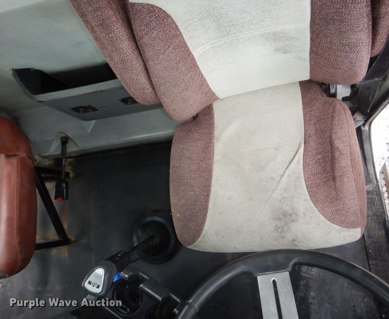 image for item DN7275 2008 Mack CHU613  semi truck