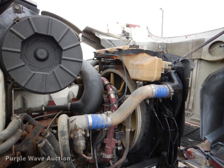 image for item DN7275 2008 Mack CHU613  semi truck