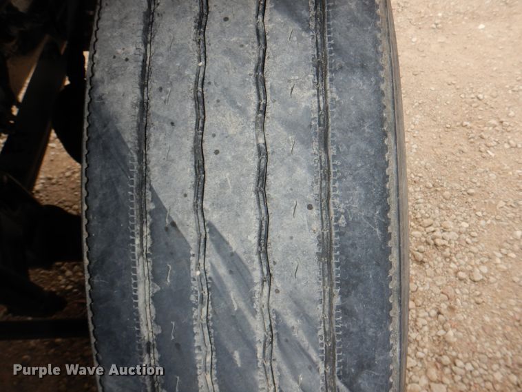 image for item DN7275 2008 Mack CHU613  semi truck